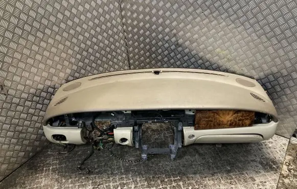 Jaguar XJ X350 Dashboard C2C37045AMC C2C37048AMC