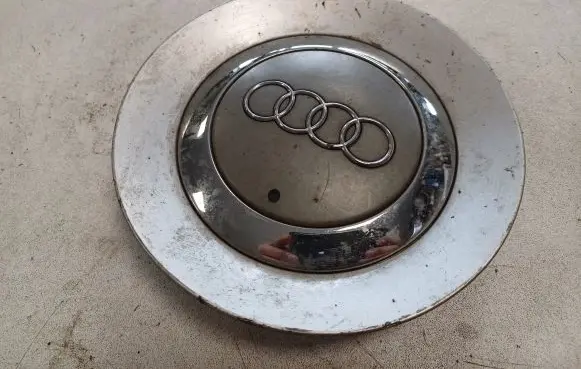 Audi A6 S6 C6 4F Original wheel cap 4F0601165