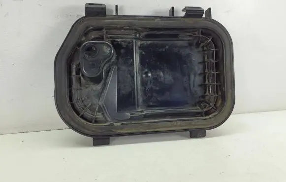 Audi A6 S6 C6 4F Headlight/headlamp dust cover 16016300L