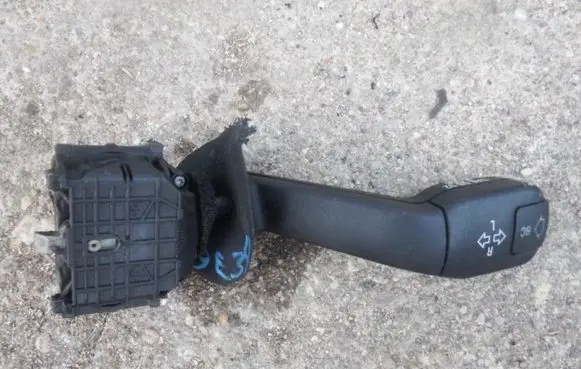 BMW 5 E39 Indicator stalk 61318352172
