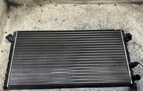 Volkswagen PASSAT B4 Coolant radiator