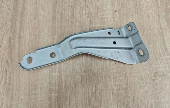 BMW 8 G16 Oil filter mounting bracket 9353149
