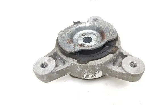 Engine mount bracket