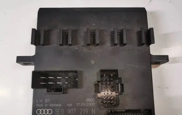 Audi A4 S4 B7 8E 8H Comfort/convenience module 8E0907279N 17092007