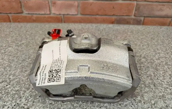 BMW 2 Active Tourer U06 Front brake caliper 8846690