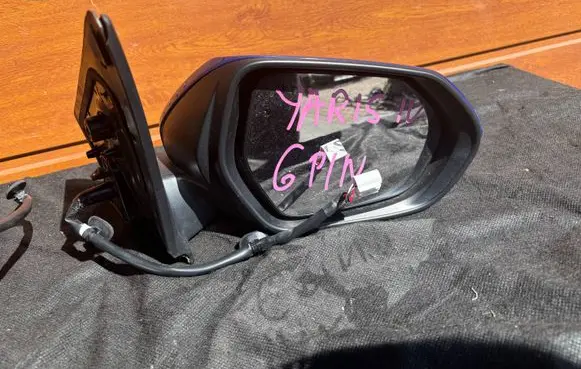Toyota Yaris XP210 Front door electric wing mirror