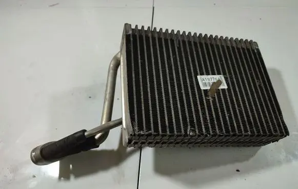 Volkswagen PASSAT B5.5 A/C cooling radiator (condenser) 8D1820103D