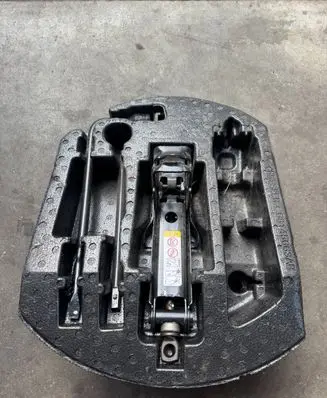 Jeep Grand Cherokee Tool set 68145663AB