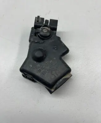 Peugeot 5008 II Other engine bay part 9807896180