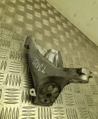Volkswagen Touareg II Engine mounting bracket 7L8199307F