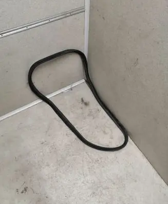 BMW 4 F36 Gran coupe Rear door rubber seal (on body) 7401894