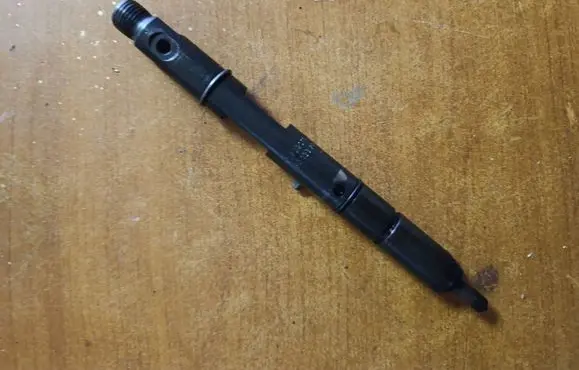 Fuel injector