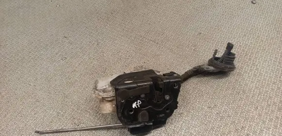 Audi A6 S6 C6 4F Front door lock 4F1837015