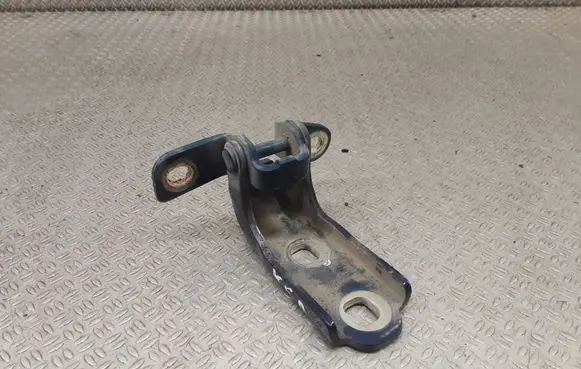 Chevrolet Volt I Rear door lower hinge A046057