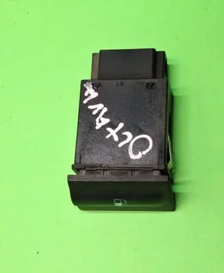 Skoda Octavia Mk1 (1U) Fuel tank opening switch 
