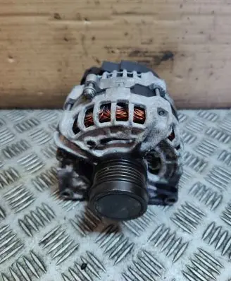 Mercedes-Benz CLA C117 X117 W117 Generator/alternator A0009061903