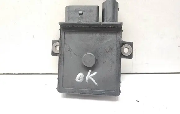 BMW 5 E60 E61 Glow plug pre-heat relay E2110022360
