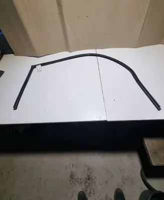 Mitsubishi Pajero Front door rubber seal 
