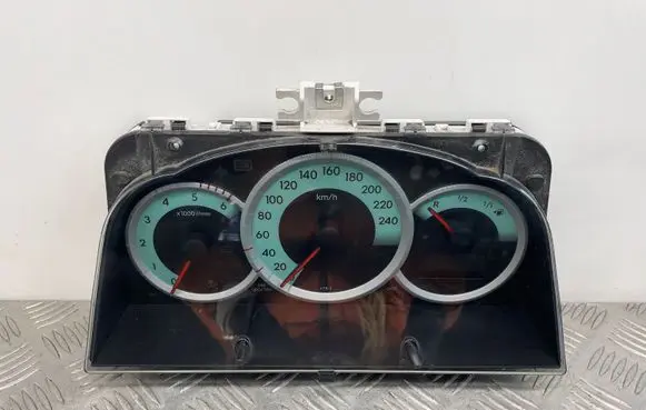 Toyota Corolla Verso AR10 Speedometer (instrument cluster)