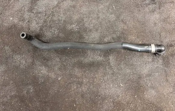 BMW X5 E70 Engine coolant pipe/hose 7576361