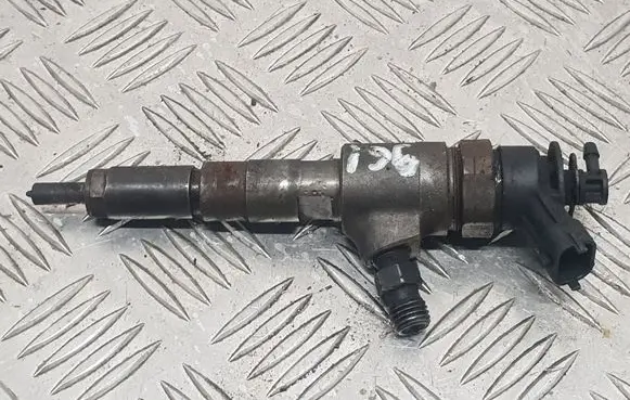 Peugeot 206 Fuel injector 0445110252