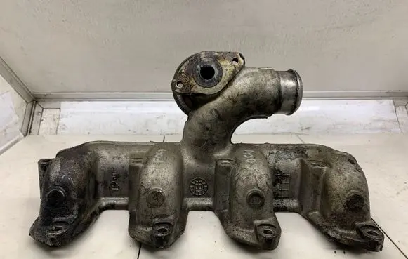 Ford Focus Intake manifold XS4Q9424AF