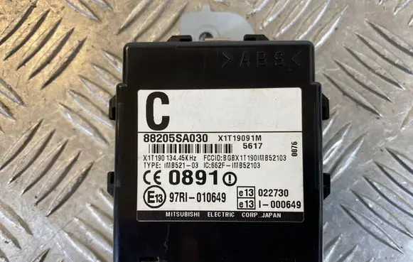 Subaru Forester SG Immobilizer control unit/module 88205SA030 X1T19091M 97RI010649