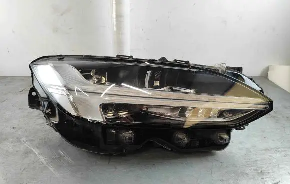 Volvo S90, V90 Headlight/headlamp 32228683
