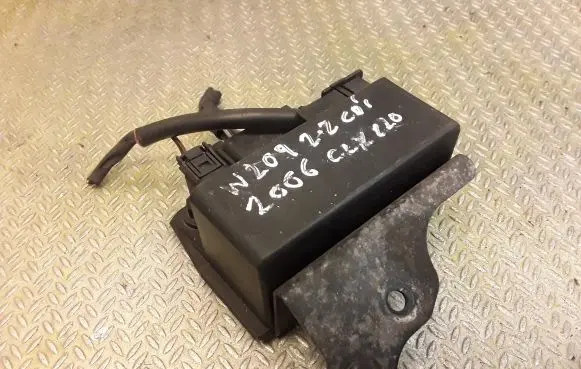 Mercedes-Benz CLK A209 C209 Glow plug pre-heat relay