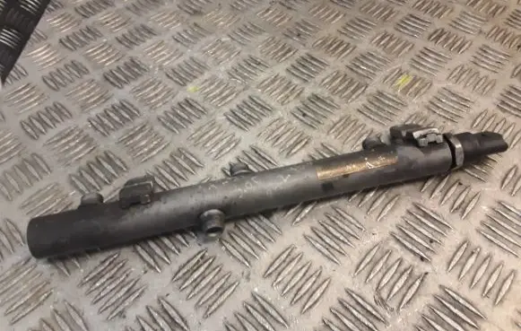Mercedes-Benz R W251 Fuel main line pipe 6420700695 0041536728