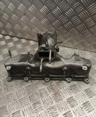 Toyota Avensis T250 Intake manifold 