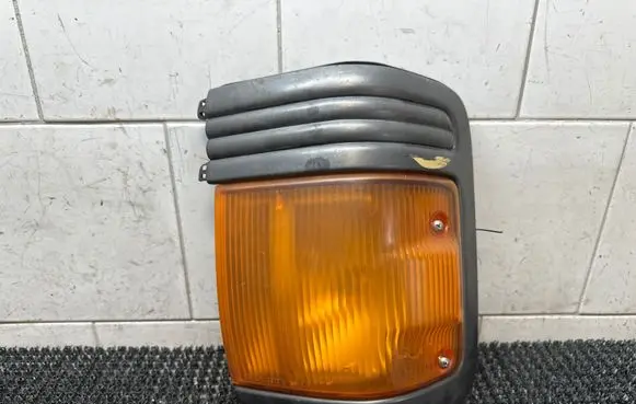Nissan Vanette Front indicator light 