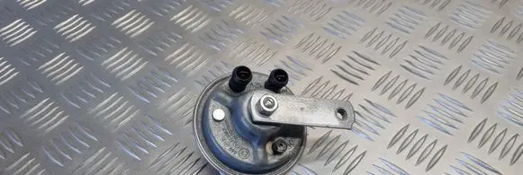 Volkswagen PASSAT B5.5 Horn signal 722367 CH5070105