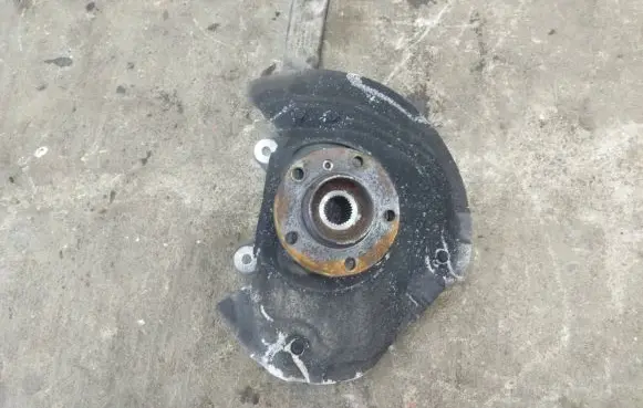 BMW X5 E70 Front wheel hub 31216773784 4733784 1619551