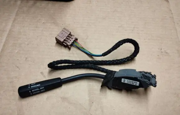 Chrysler Crossfire Cruise control switch A2105400745