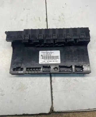 Mercedes-Benz E W211 Comfort/convenience module 2115452201 5DK00804760 02815307408