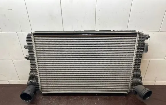 Audi A3 S3 8P Coolant radiator 1K0145803A