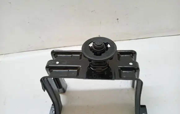 Audi A5 8T 8F Spare wheel mounting bracket 8K0802715A