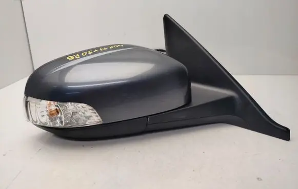 Volvo V50 Front door electric wing mirror 