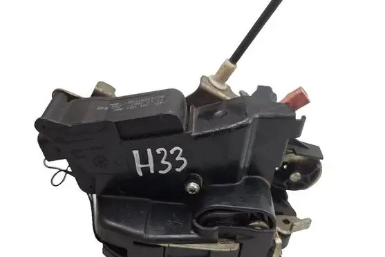 Mercedes-Benz Vito Viano W639 Front door lock A6397201635