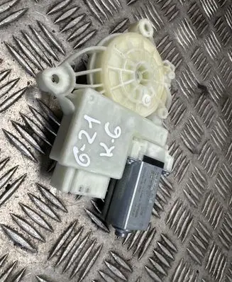 BMW 3 G20 G21 Rear door window regulator motor 8495867 C80700103 041100101