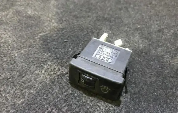Audi A4 S4 B5 8D Headlight level height control switch 8d0941301