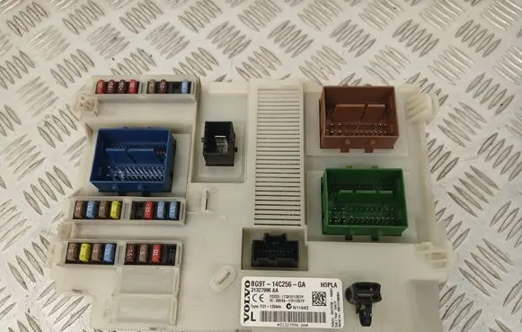 Volvo S80 Fuse module 31327996AA