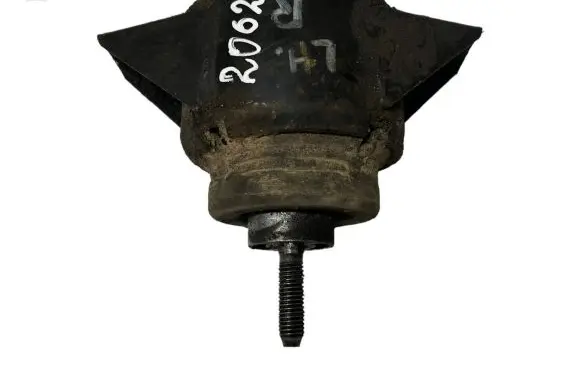 Land Rover Discovery Engine mount bracket KKB102601