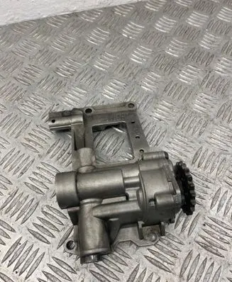 BMW 3 E90 E91 Oil pump 7792945