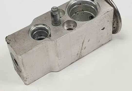 Volvo V70 Air conditioning (A/C) expansion valve 30676364