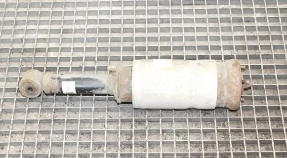 Land Rover Discovery 3 - LR3 Front shock absorber/damper RNB501180