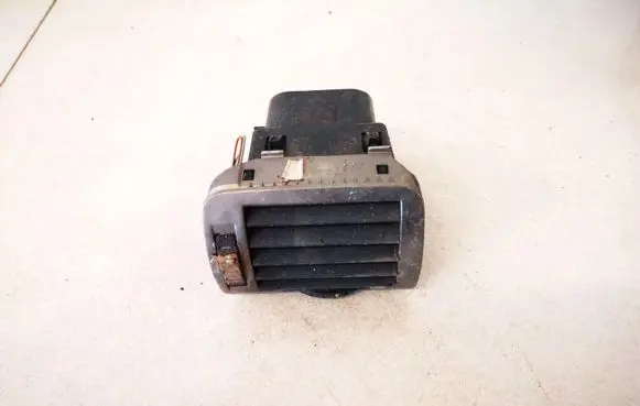 Skoda Superb B5 (3U) Dash center air vent grill 3u0819702