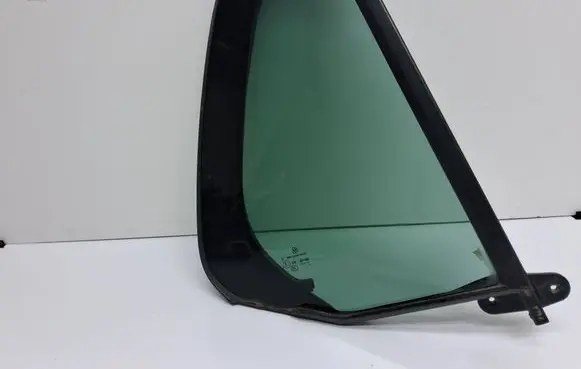 Volkswagen Golf VII Rear vent window glass 5G6845214