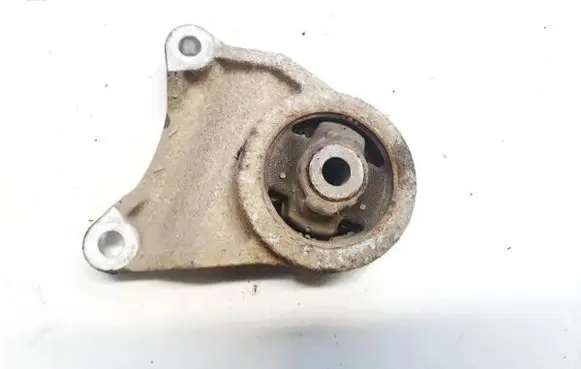 Toyota RAV 4 (XA30) Engine mount bracket